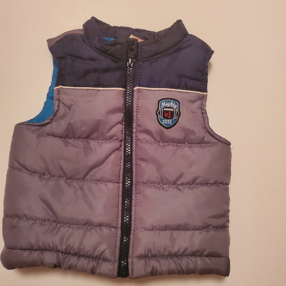 Euc  Baby boy 24m  puffer zip up vest